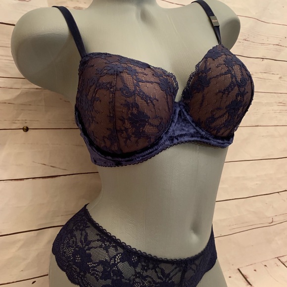 Victoria Secret Set - Picture 2 of 6